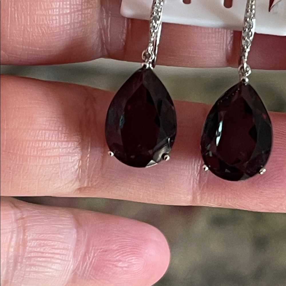 Elegant Natural Green Topaz Teardrop Dangling Earrings in 925 Sterling Silver - Picture 11 of 11